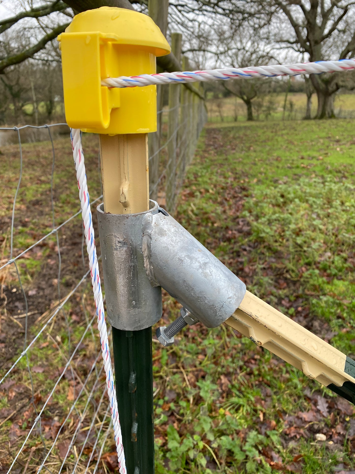 T-Post Fence Diagonal Support Set